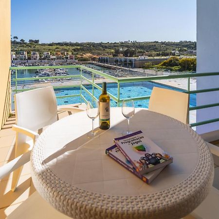 Marina Breeze Apartment With Pool - 900M From The Beach Albufeira Luaran gambar
