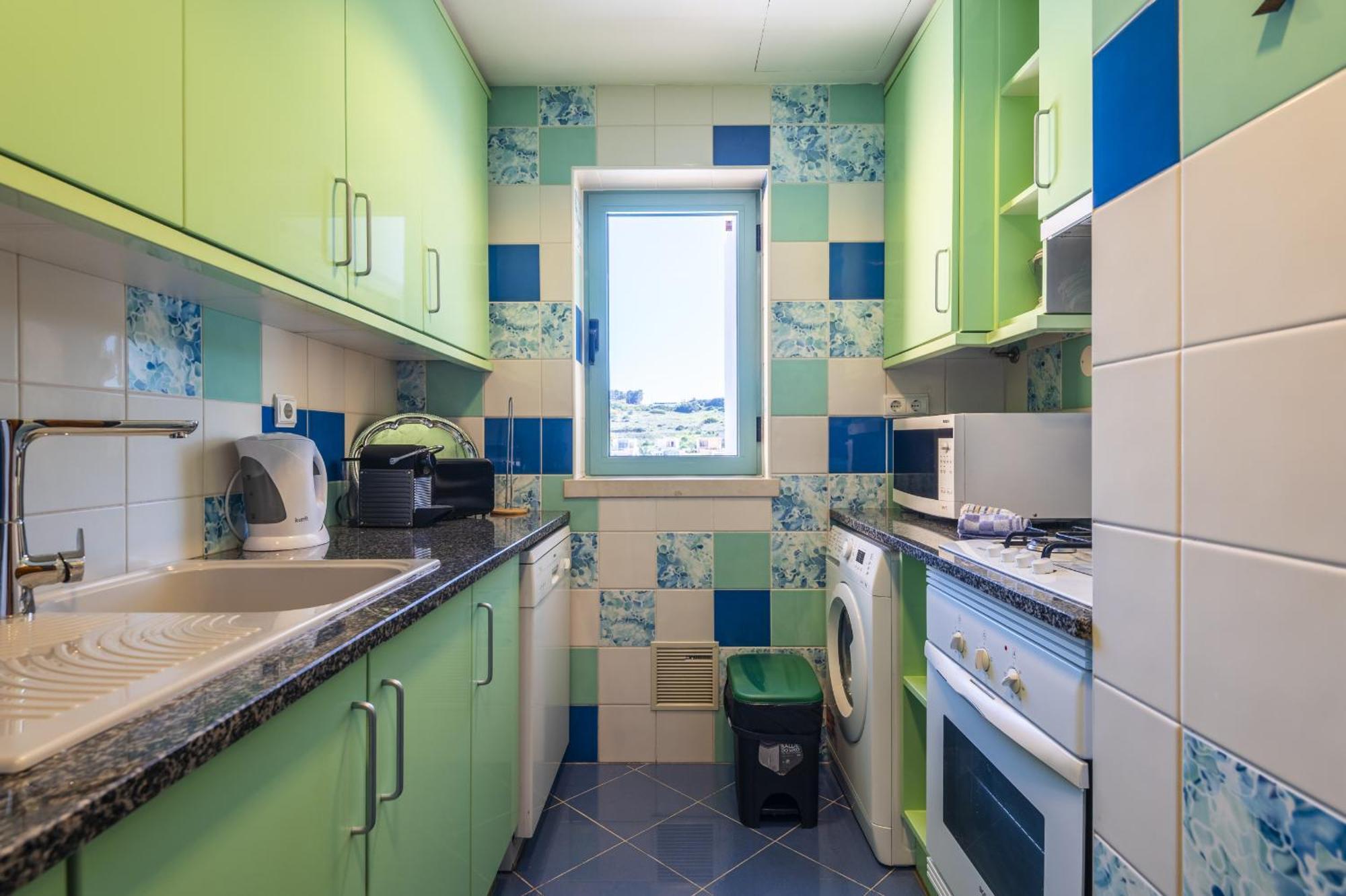 Marina Breeze Apartment With Pool - 900M From The Beach Albufeira Luaran gambar